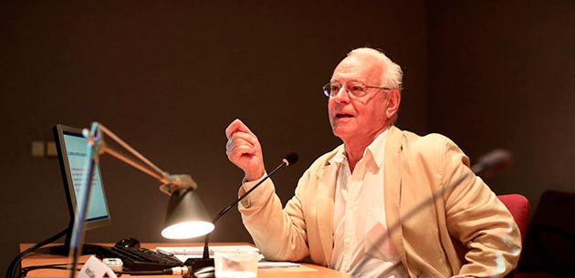 Se inaugura el curso con una conferencia de bienvenida de Norberto Chaves