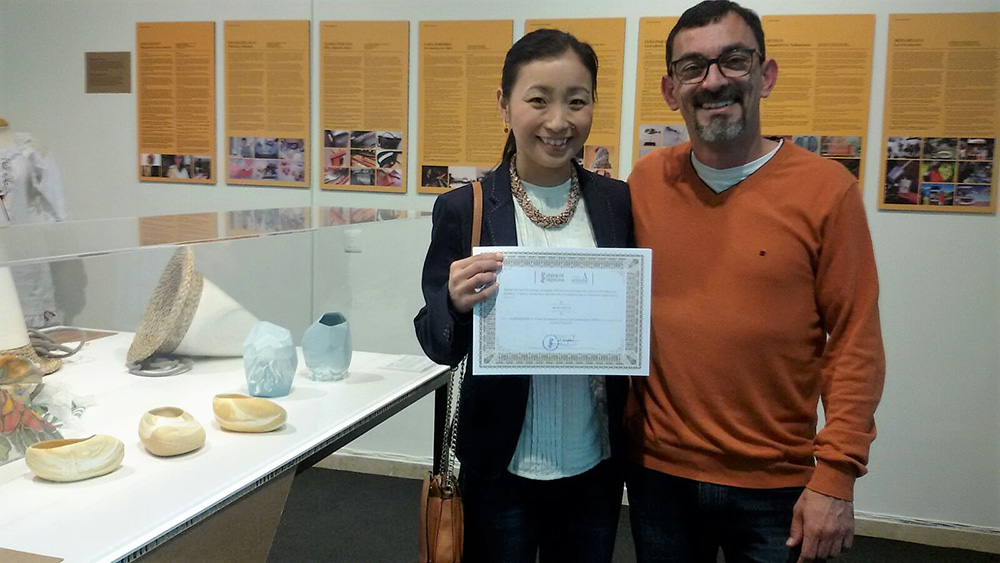 Mika Hirota, ganadora del premio Cooperatividad, del Centro de Artesanía de la CV
