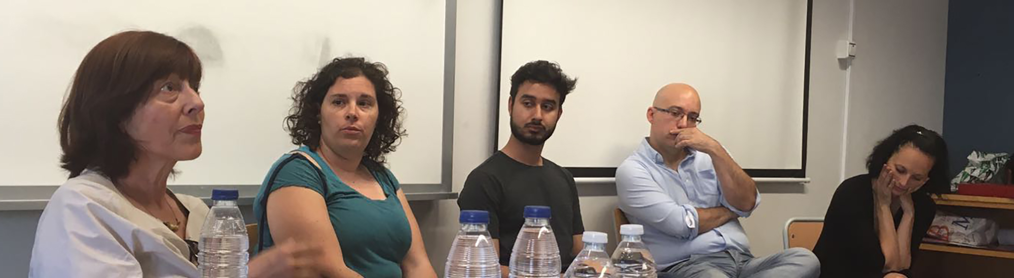 Mesa redonda con cinco diseñadores editoriales